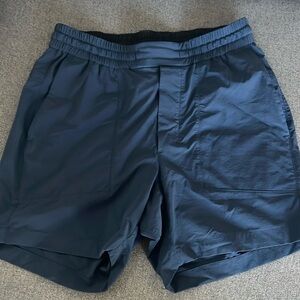 Lululemon Bowline 5 inch shorts